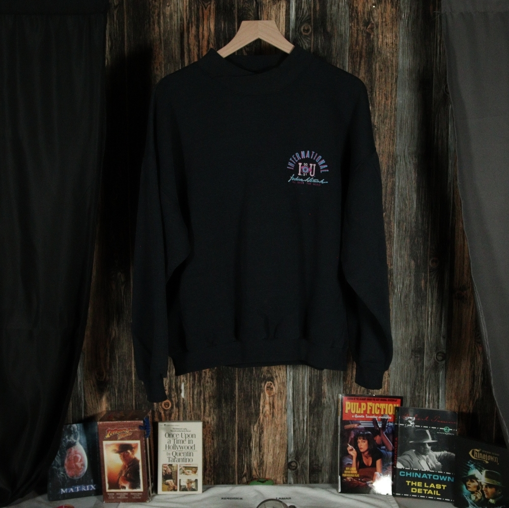 International Fashion Network Creneck Size M